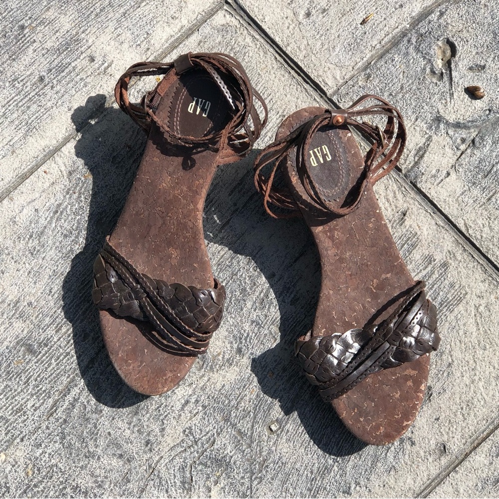 Size 10 Leather/Wood GAP Sandals Brown